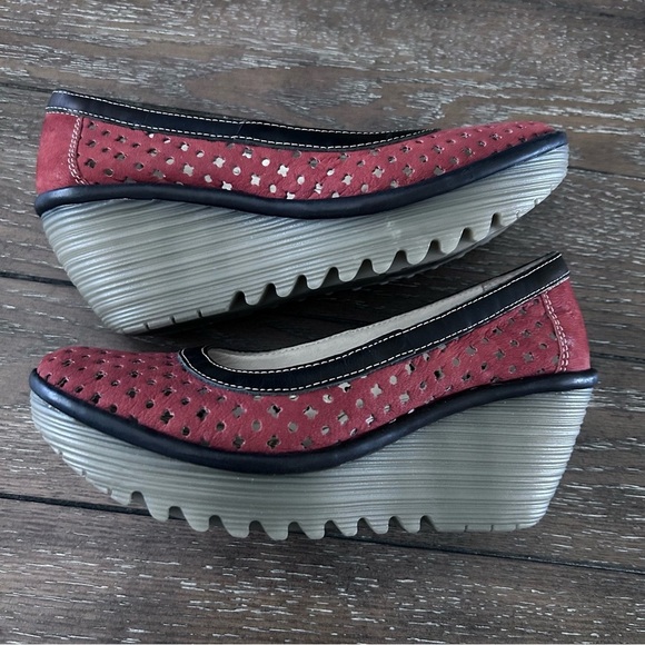 Fly London Shoes 37/7 Yika Perforated Wedges Brick Suede Leather NWOB - Picture 3 of 9